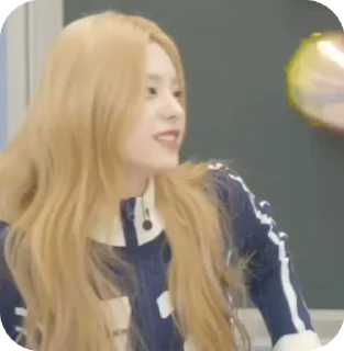 Sticker from yeji @YUV3JN & @helpfor_itzy