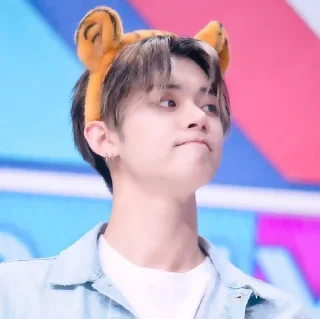 🎨 emoji ꩟ 🎨 ʏᴇᴏɴᴊᴜɴ ' @klhr1ml Telegram sticker 8 of 40