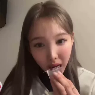 🪄 emoji «🪄» 𝗻𝗮𝘆𝗲𝗼𝗻 fr @ynmystan Telegram sticker 7 of 50