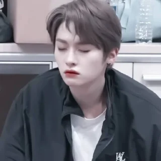 Sticker from 🐇‧₊˚✧𝙢𝙞𝙣𝙝𝙤 :: @stxsti