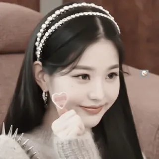 Sticker from 𖥻 wonyoung : 🧴 : @lumicore_present