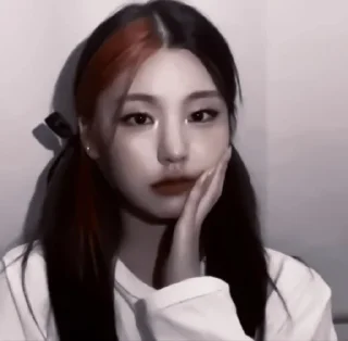 🍑 emoji Yeji :: @hornyc8mp :: Telegram sticker 12 of 20