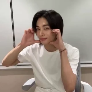 💋 emoji ⊹hyunjin by @helpftk Telegram sticker 13 of 48