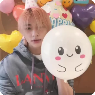 Sticker from hbd hyunjin @D1V3HO