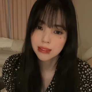 💋 emoji ✮︎ HanSohee ‘’ @haicheng8. Telegram sticker 8 of 50