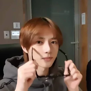 Sticker from 🌪 :: beomgyu :: @c1ldmay
