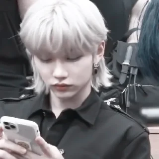 🍆 emoji 𝐿𝑒𝑒 𝐹𝑒𝑙𝑖𝑥:; 🍆 by @kpopstickerssss Telegram sticker 24 of 40