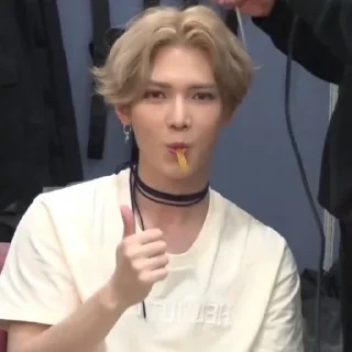 👍 emoji Стикеры с Есаном Telegram sticker 12 of 38
