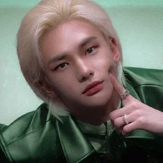 Sticker from hyunjin by @helpmiel