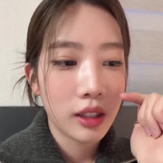 🗞 emoji # kim lip ' @sw5uf ❗️ Telegram sticker 10 of 40