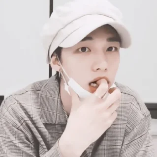 🤎 emoji #𝐦𝐨𝐨𝐝: ɦyᥙᥒjiᥒ ;: by @paradismaudit Telegram sticker 18 of 40