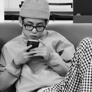 ▪️ emoji #𝐦𝐨𝐨𝐝: taehyung ;: by @paradismaudit Telegram sticker 15 of 40