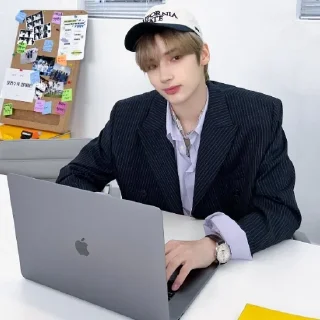 🧑‍💻 emoji маленькие бабиджоны Telegram sticker 21 of 55