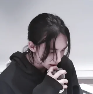 Sticker from #hyunjin;; {🥡} — @helpleymiks