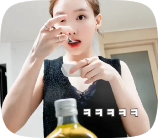 💐 emoji ᝰ nayeon by @lovelystickers12 © Telegram sticker 9 of 24