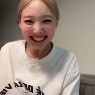 🍡 emoji nayeon by: @DOLLYGIRL Telegram sticker 11 of 35