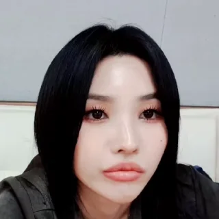 🤏 emoji 𐙚 soyeon @girlsgnr Telegram sticker 7 of 30