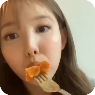 🫶 emoji 💗Nayeon by @lilkimynriyan Telegram sticker 8 of 38