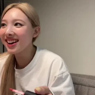 🍡 emoji nayeon by: @DOLLYGIRL Telegram sticker 13 of 35