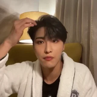 🔬 emoji (( 🔬 ) – seonghwa @wisuniii Telegram sticker 19 of 25