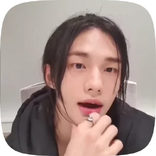 Sticker from hyunjin by @hellpdior