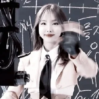 👋 emoji nayeon by @lovestikerpacks Telegram sticker 9 of 30