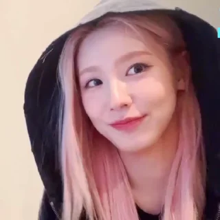 Sticker from miyeon–'(g)i-dle @rinaelst