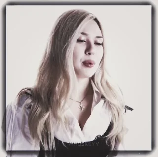 🎤 emoji 𝐝𝐞𝐚𝐝 𝐛𝐥𝐨𝐧𝐝𝐞 𝐛𝐲 @wh1iskeyy Telegram sticker 6 of 20