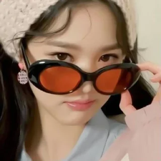 🧇 emoji wonyoung @lekefs @aeswt Telegram sticker 5 of 60