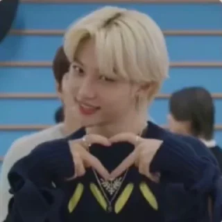 Sticker from love илизки.🥺💗