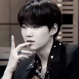 🌟 emoji Suga BW @MinYoongi_or_Suga_bot Telegram sticker 14 of 107