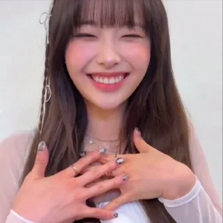 🤩 emoji Chuu solololo Telegram sticker 9 of 25