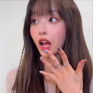 🤩 emoji Chuu solololo Telegram sticker 8 of 25