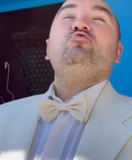 😘 emoji Андрэ66 как смысл жизни Telegram sticker 9 of 32