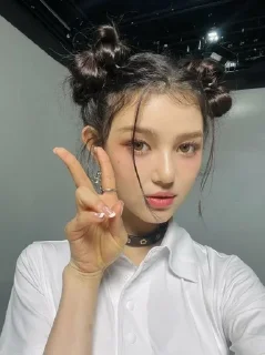🌟 emoji Danielle NJ @TokkiKpop Telegram sticker 24 of 35