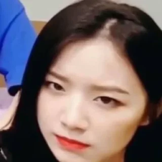 Sticker from (G)i-dle memes @annnmd
