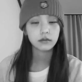 🌟 emoji Yeji BW @hwangyejiarchivee Telegram sticker 16 of 39