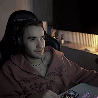 🫤 emoji Хазяева Telegram sticker 18 of 50