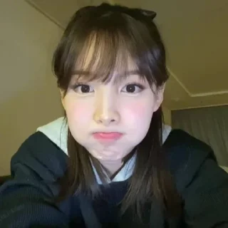 😭 emoji nayeon💋💋 Telegram sticker 6 of 21