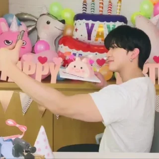 🐙 emoji |°•changbin vlive•°| Telegram sticker 5 of 30