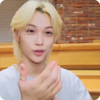 Sticker from /⸝  Felix   ✦  🥢   @moonat3am