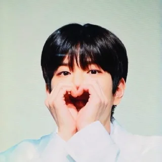 Sticker from 𖥻Kim Seungmin ֶ⭑ࣶࣸ @suthli