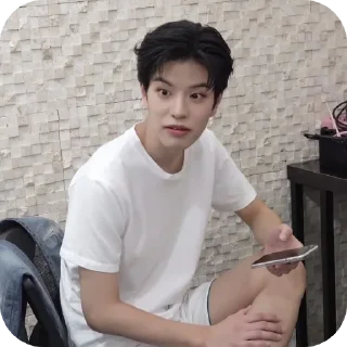 😳 emoji Seungmin in the building Telegram sticker 16 of 28