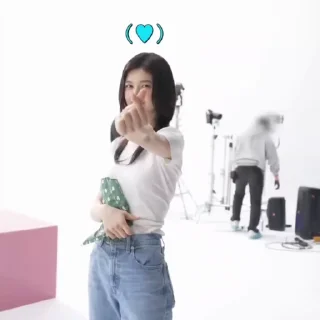 🤍 emoji newjeans-danielle @mayhe1p Telegram sticker 12 of 48