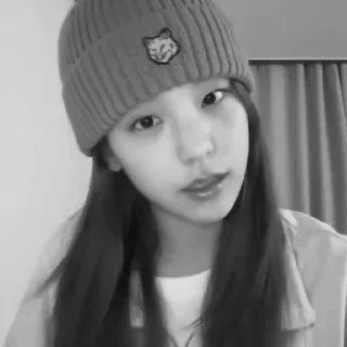 🌟 emoji Yeji BW @hwangyejiarchivee Telegram sticker 7 of 39