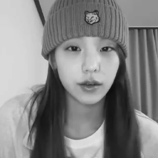 🌟 emoji Yeji BW @hwangyejiarchivee Telegram sticker 15 of 39