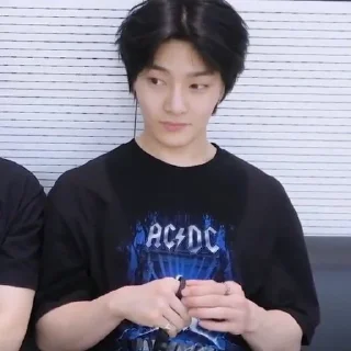 🤨 emoji maknae on top by @walefqq Telegram sticker 15 of 100