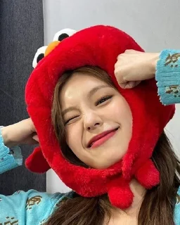 😄 emoji k-pop°• 🫦 Telegram sticker 15 of 23