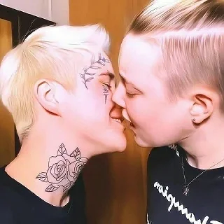 😋 emoji это что, бэллостья?💋 Telegram sticker 9 of 22