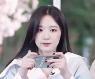 🥴 emoji :Shuhua¡ @fancamkpopgidle Telegram sticker 7 of 15